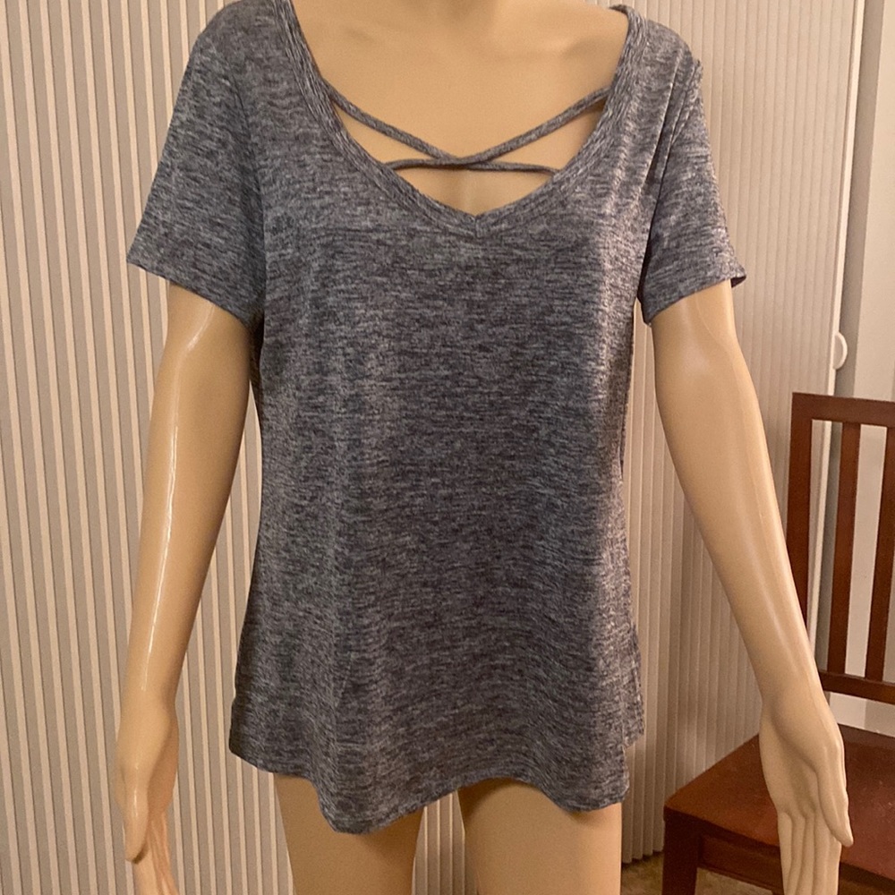 YOGO Athletica Top size L 100% polyester New without tags gray heather